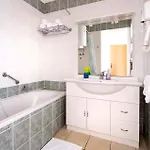 1 Bedroom Beautiful In Apartament